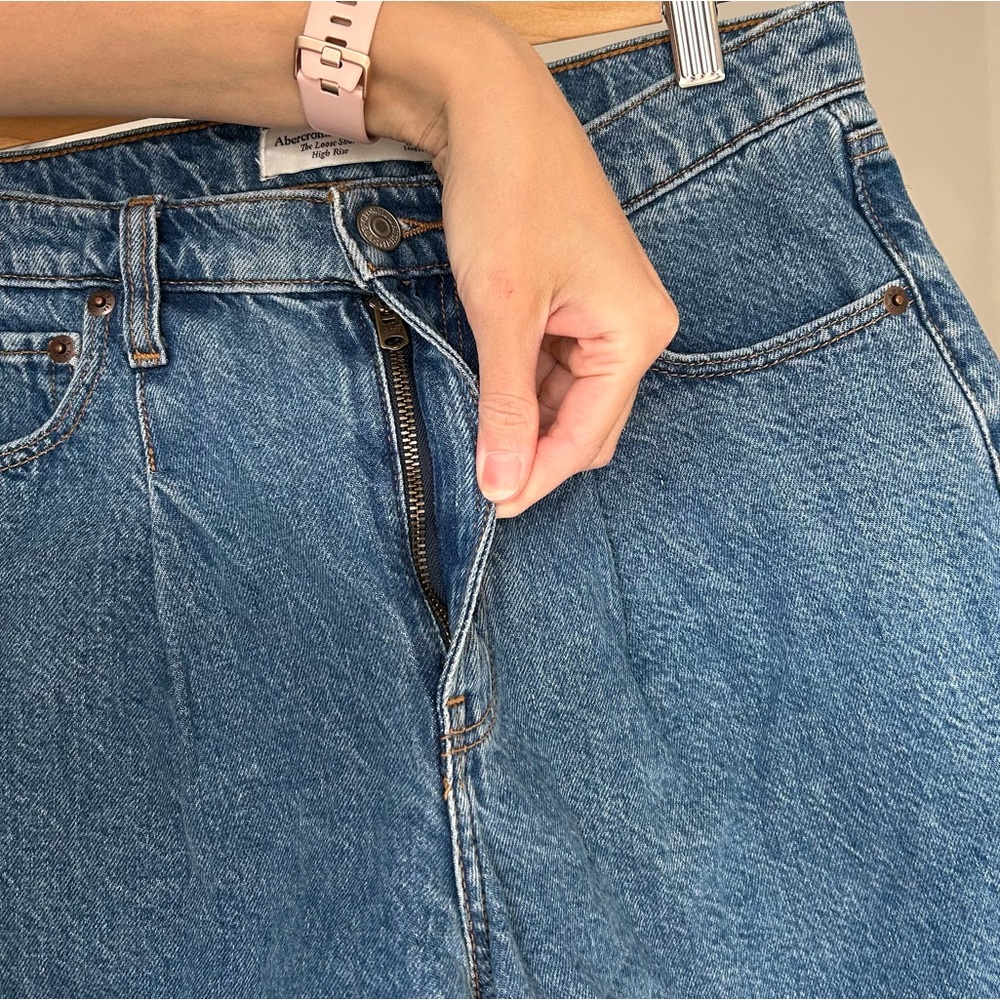 Abercrombie & Fitch Pleated Loose Jean Short High Rise Women’s 27 4 - Picture 3 of 6